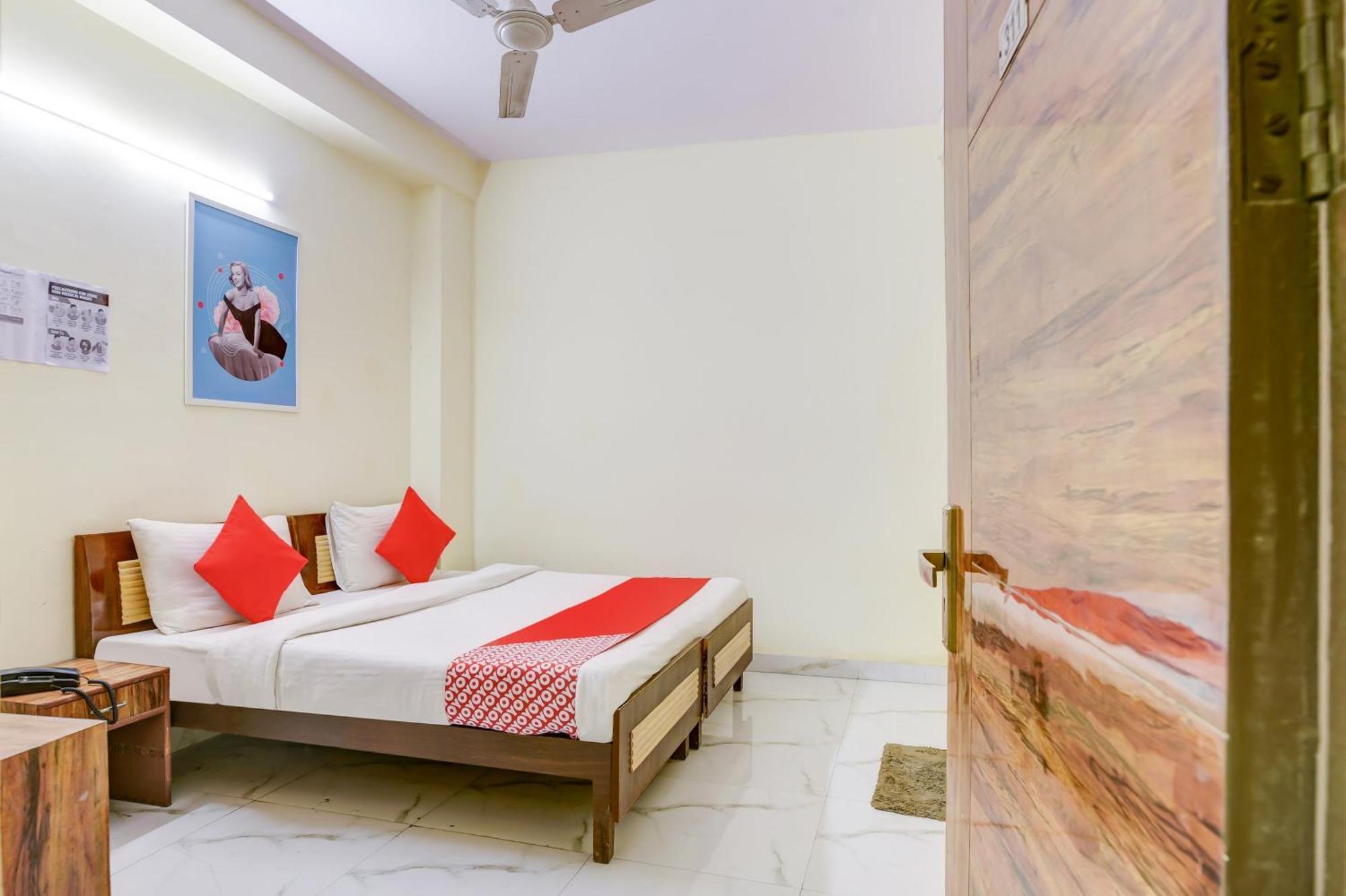 Hotel O 74192 Vishwakarma Palace Δελχί Εξωτερικό φωτογραφία